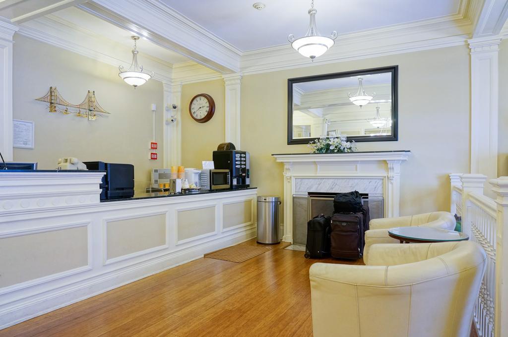 Grant Hotel 2*